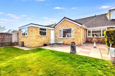 3 bedroom bungalow for sale, Thornleigh Avenue, Wakefield, West Yorkshire