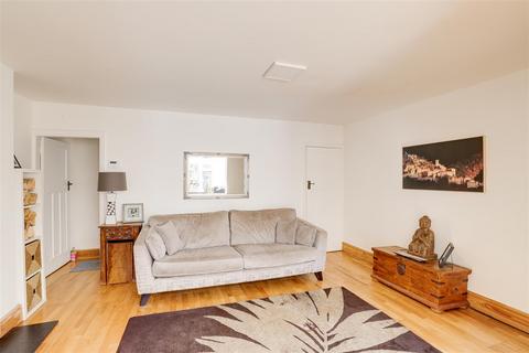 22 Camelot Crescent, Ruddington, Nottingham, NG11 6AR