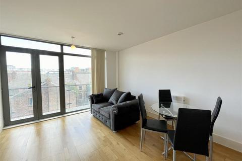 1 bedroom apartment to rent, Circle 109, Henry Street