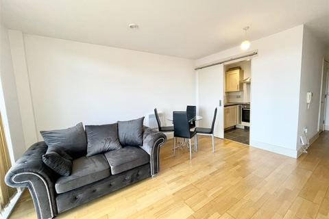 1 bedroom apartment to rent, Circle 109, Henry Street