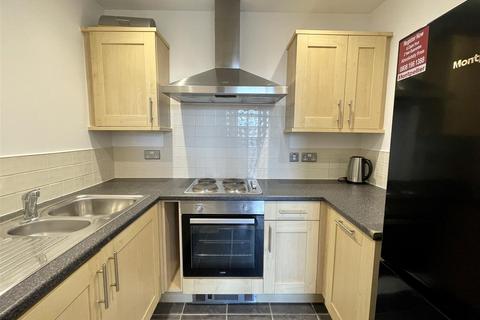 1 bedroom apartment to rent, Circle 109, Henry Street
