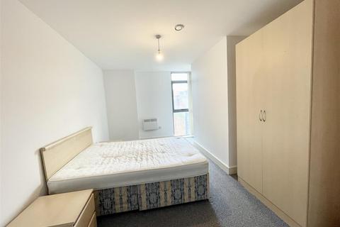 1 bedroom apartment to rent, Circle 109, Henry Street