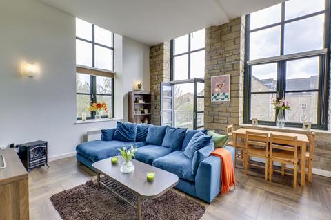 2 bedroom flat for sale, Meadow Road, Apperley Bridge, Bradford, West Yorkshire, BD10