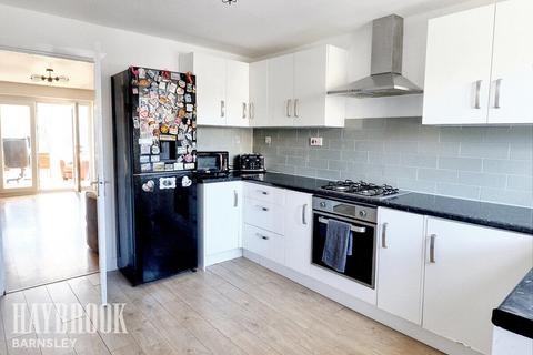 16 Cloverlands Drive, Staincross, Barnsley, S75 6EB