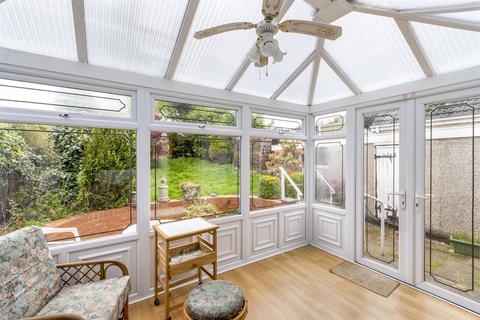 2 bedroom bungalow for sale, Fairways, Wickersley, Rotherham