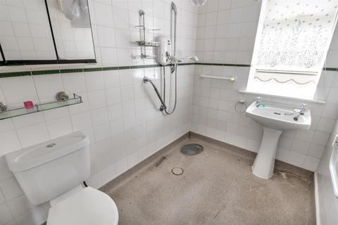 9 Fairways, Wickersley, Rotherham, S66 1AE