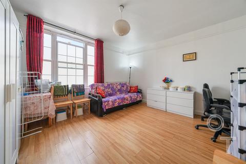 2 bedroom flat for sale, Kennistoun House, NW5