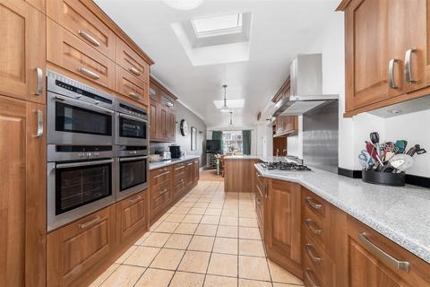 103 Woodcote Grove Road, Coulsdon, CR5 2AN