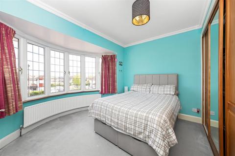 103 Woodcote Grove Road, Coulsdon, CR5 2AN