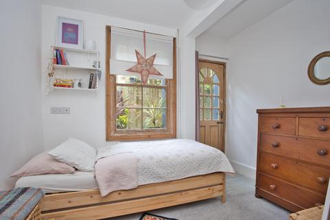 Flat 1, 16 Connaught Road, Folkestone, CT20 1DA