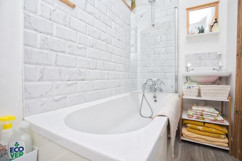 Flat 1, 16 Connaught Road, Folkestone, CT20 1DA