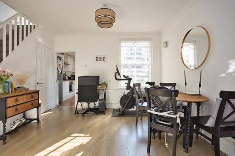 28 Fernbank Crescent, Folkestone, CT19 5SF