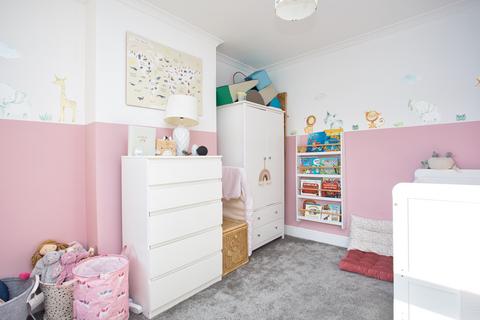 28 Fernbank Crescent, Folkestone, CT19 5SF