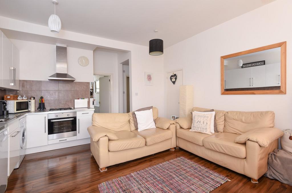 Apartment in London - View 2
