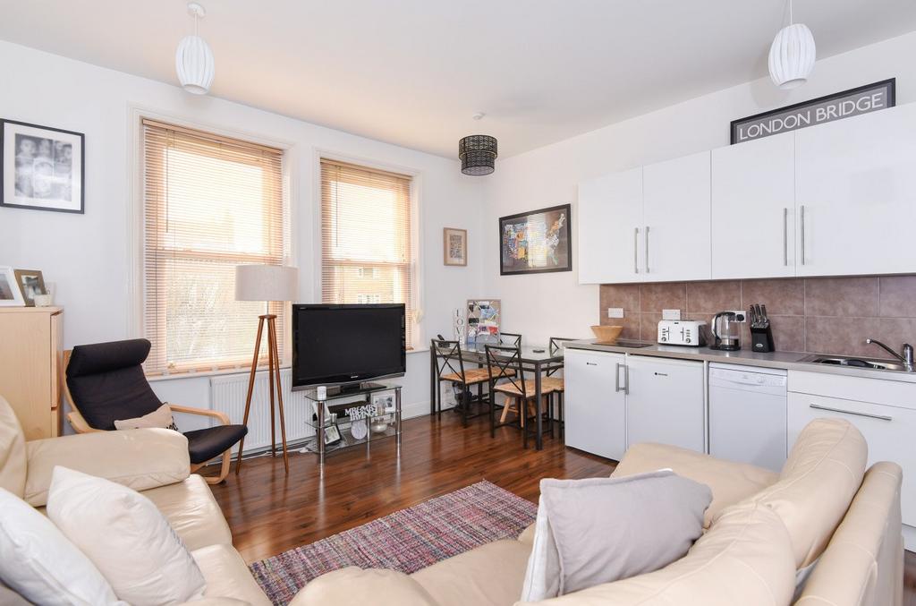 Apartment in London - View 3