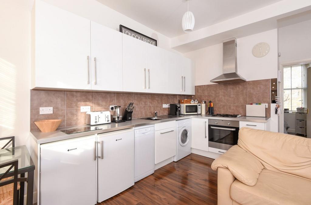 Apartment in London - View 4