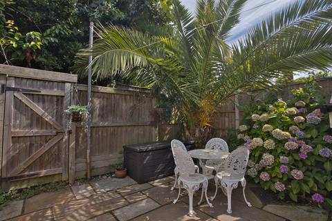 41 Dudley Road, Folkestone, CT19 6DA