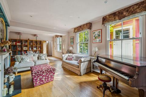 undefined, Battersea High Street, London, SW11 3HX