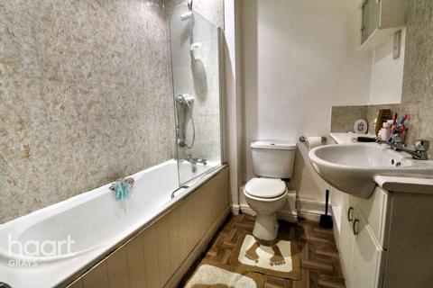 25 Ambleside, Purfleet, RM19 1PT