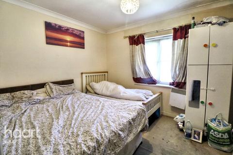 25 Ambleside, Purfleet, RM19 1PT