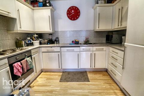 25 Ambleside, Purfleet, RM19 1PT