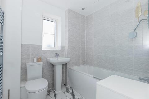 3 bedroom end of terrace house for sale, Windflower Chase, Worthing