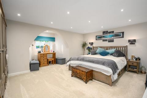 undefined, Woburn Hill, Addlestone, KT15