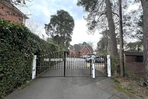 2 bedroom apartment to rent, CAMBERLEY, SURREY, GU15