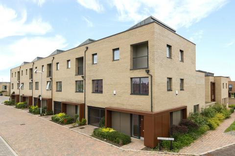 22 Harvest Road, Trumpington, Cambridge, CB2 9PH