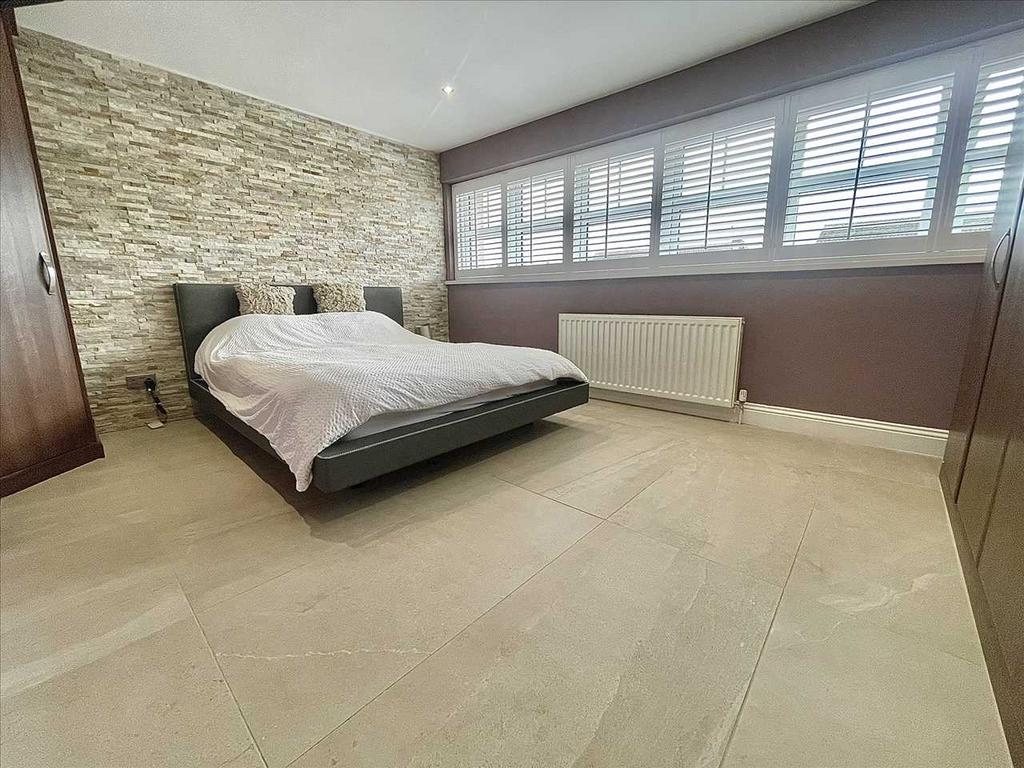 Bedroom no. 1