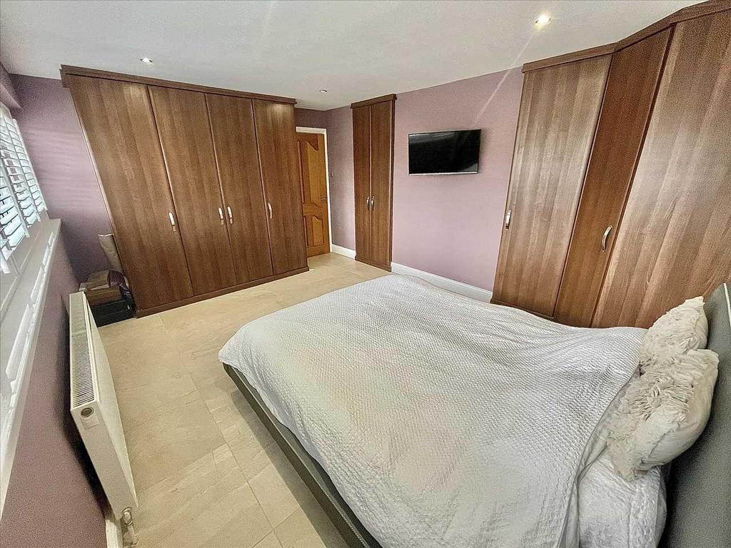 Bedroom no. 1