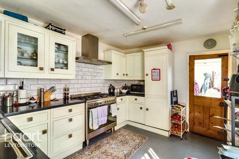 52 Lister Road, London, E11 3DS