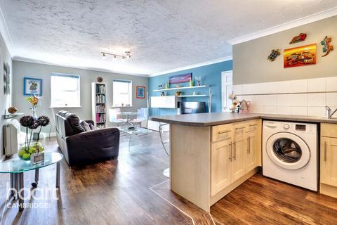 2 bedroom flat for sale, Holyoake Court Whitehill Road, Cambridge
