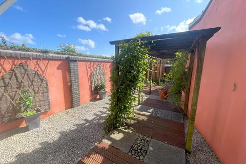 3 bedroom apartment for sale, Lostwithiel Street, Fowey