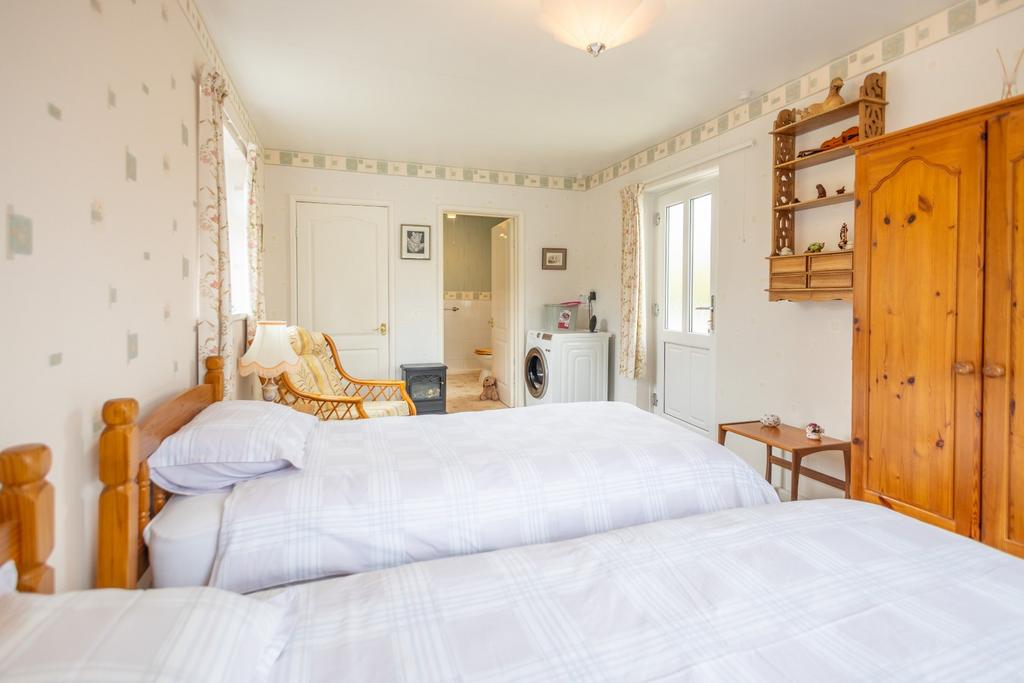 Bedroom/Living Room