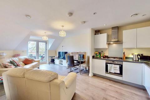 2 bedroom flat for sale, New Mossford Way, Barkingside, IG6