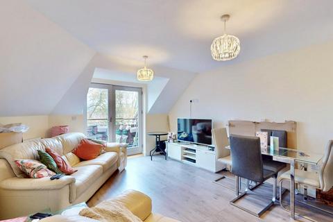 2 bedroom flat for sale, New Mossford Way, Barkingside, IG6