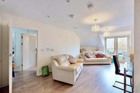2 bedroom flat for sale, New Mossford Way, Barkingside, IG6
