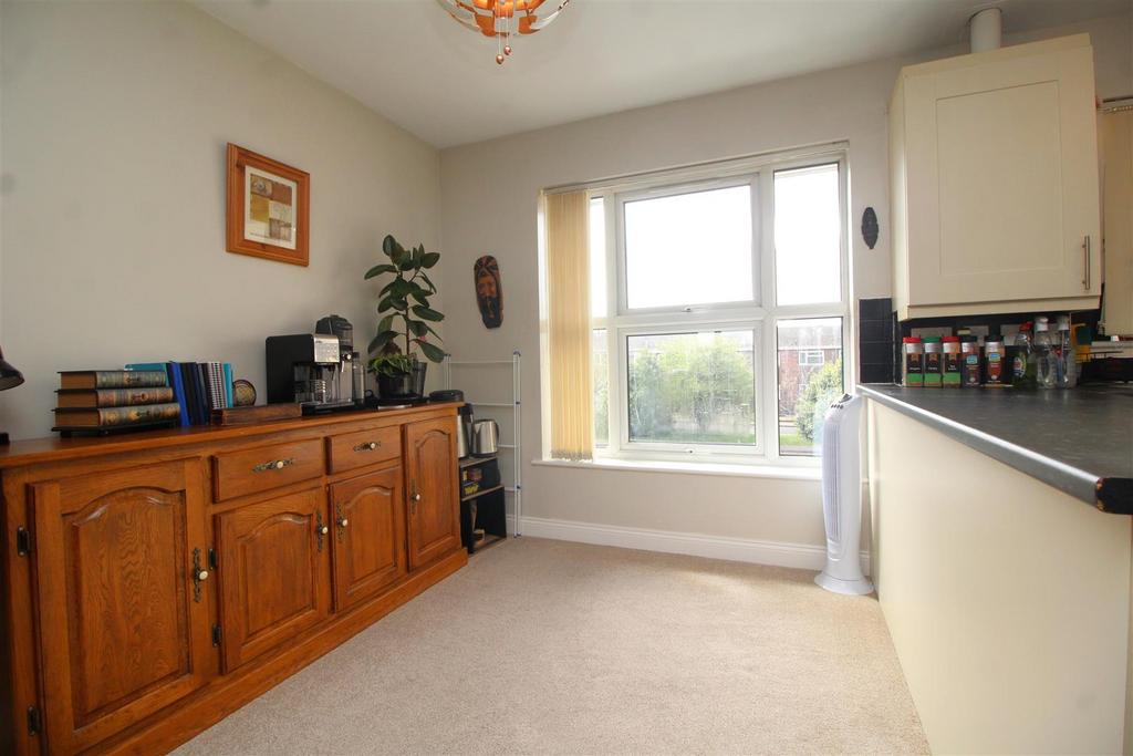 Dining area 1.JPG