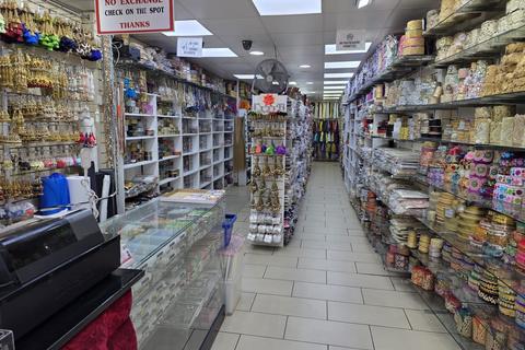 Retail property (high street) to rent, Stratford Road, Sparkhill B11