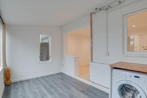3 bedroom terraced house to rent, Croft Park Road, Littleport, CB6