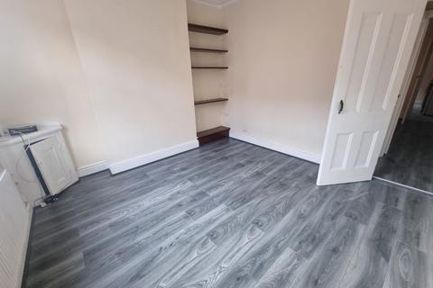 3 bedroom terraced house to rent, Melrose Street, Leicester, LE4