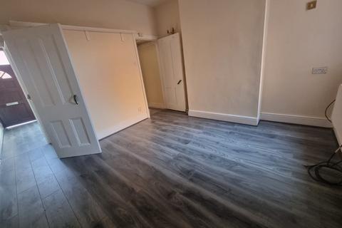 3 bedroom terraced house to rent, Melrose Street, Leicester, LE4