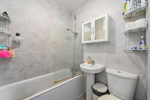 1 bedroom flat for sale, Park Lane, Tottenham, London, N17