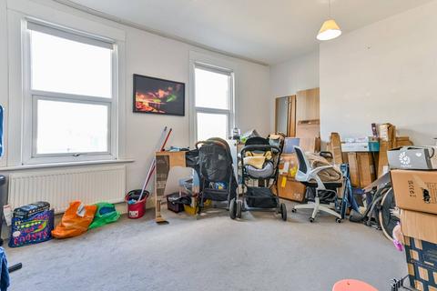 1 bedroom flat for sale, Park Lane, Tottenham, London, N17