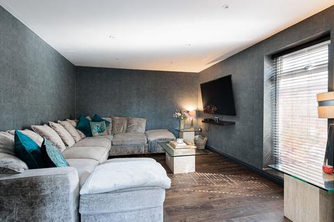 4 bedroom end of terrace house for sale, Sandringham Way, Wilmslow, SK9
