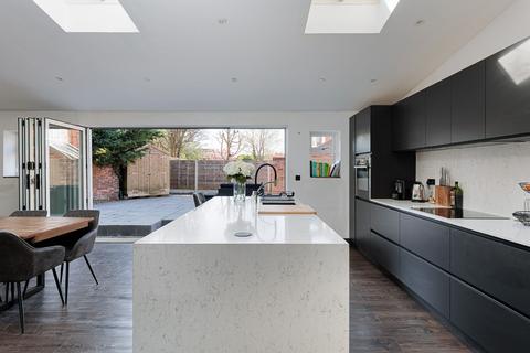 4 bedroom end of terrace house for sale, Sandringham Way, Wilmslow, SK9