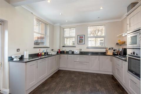 6 bedroom detached house for sale, Staplegrove Road, Taunton