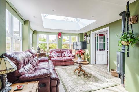 3 bedroom detached house for sale, Private Road, Oulton Broad