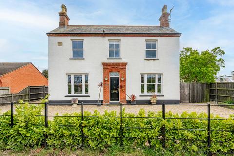 3 bedroom detached house for sale, Private Road, Oulton Broad